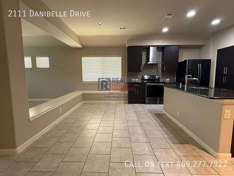 2111 Danibelle Dr — Photo 12