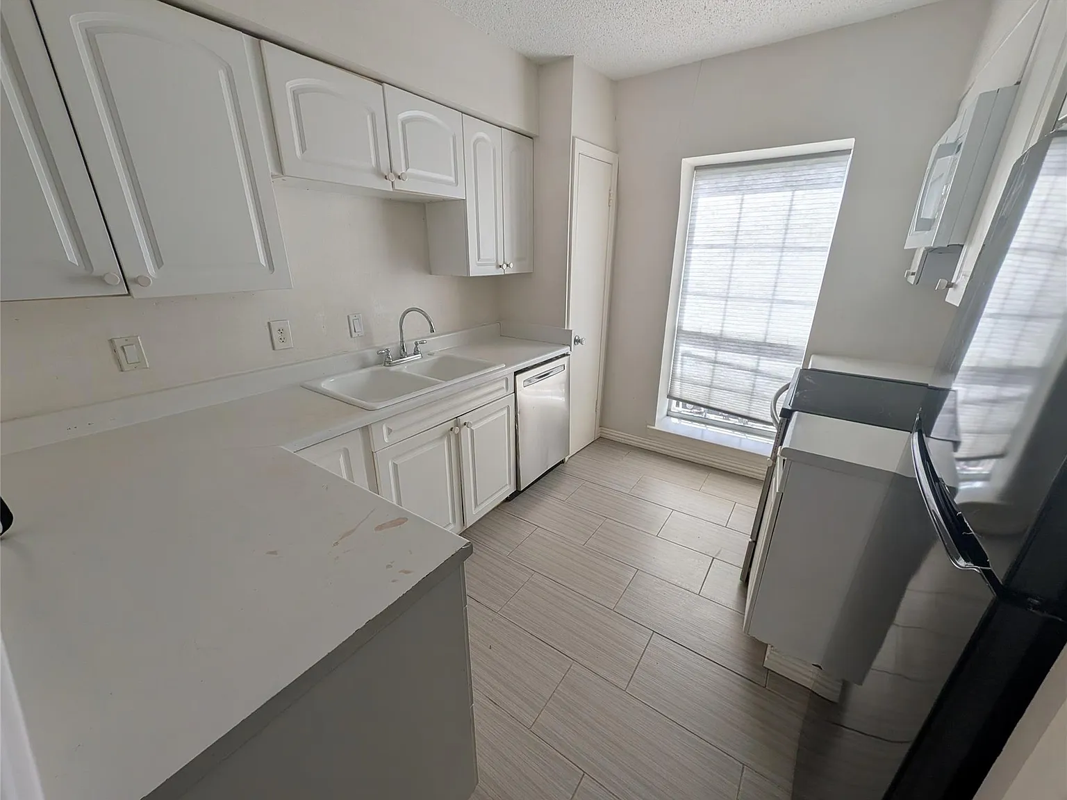 1 bed, 1.0 bath, 680 sqft, $900 — Photo 3