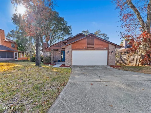 3950 ARBOR BLUFF Lane E, Jacksonville, FL 32225