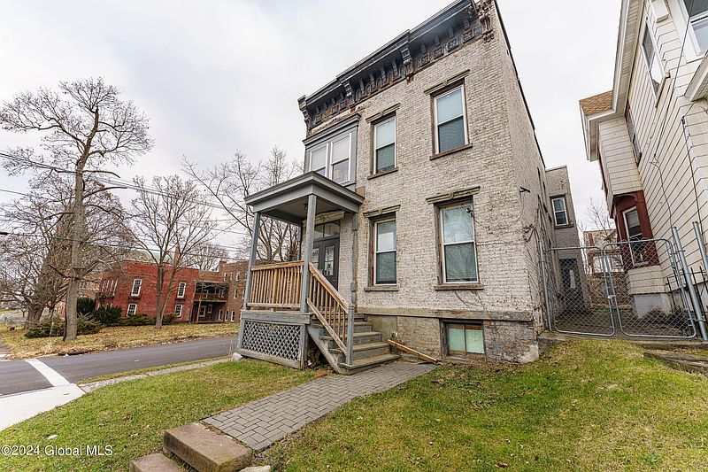 2nd image of 2220 12th Street