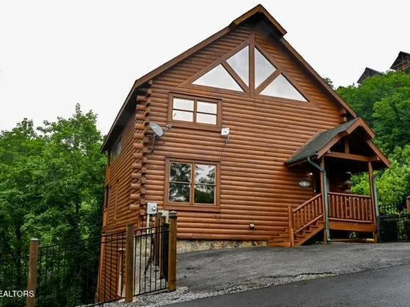1044 Black Bear Cub Way, Sevierville, TN 37862