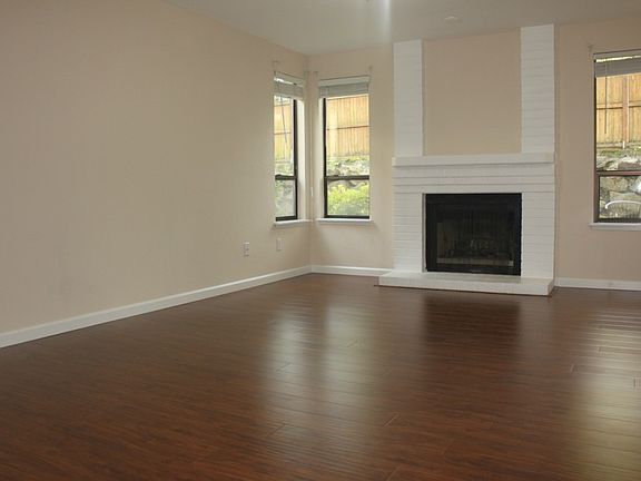 4th image of 15921 NE 40th Way #3A