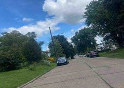 4th image of 843 Larzelere Ave
