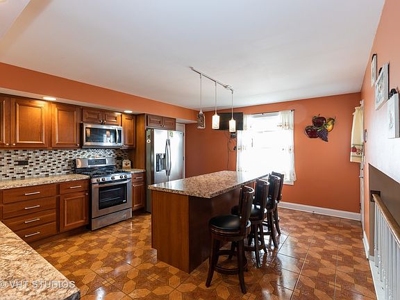 3rd image of 1071 Stewart Ave