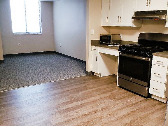 3rd image of 901 W 14th Ave #12055800
