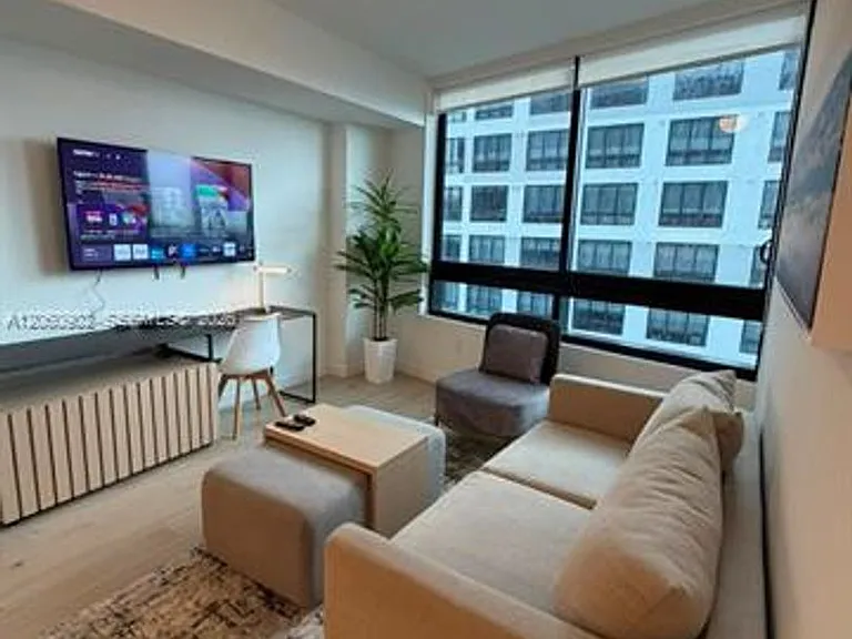 225 N Miami Ave #CU-2904 — Photo 12