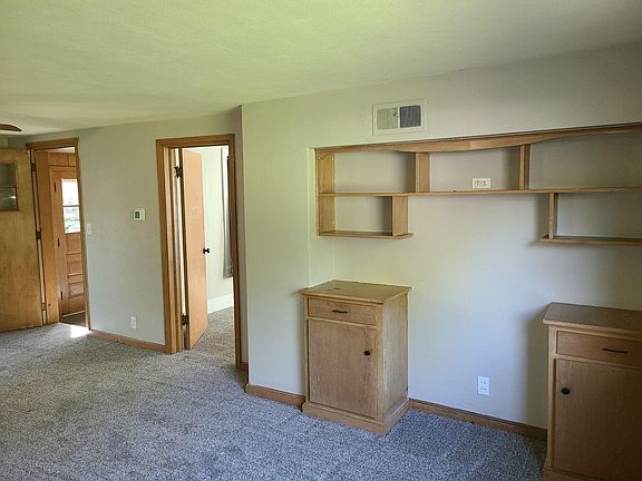 5th image of 1037 Cold Spring Rd