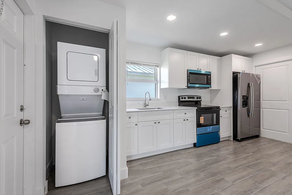 3018 Southeast Iris Street, Unit 2 - 1 — Photo 2