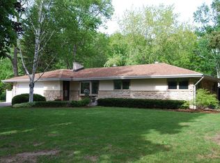 W124S6516 Hawthorne Rd, Muskego, WI 53150