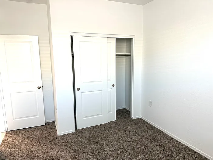 1567 E Fletcher Dr — Photo 22