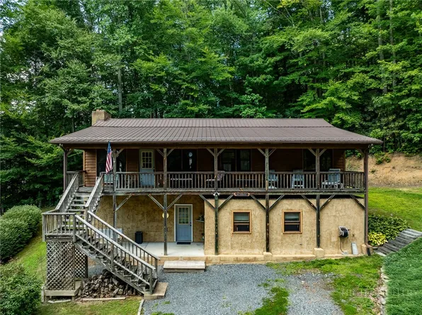906 Mountain Dale Road, Vilas, NC 28692