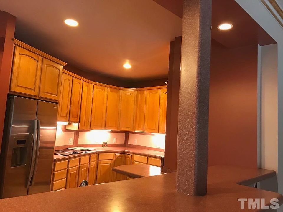 2nd image of 205 Beeston Ct