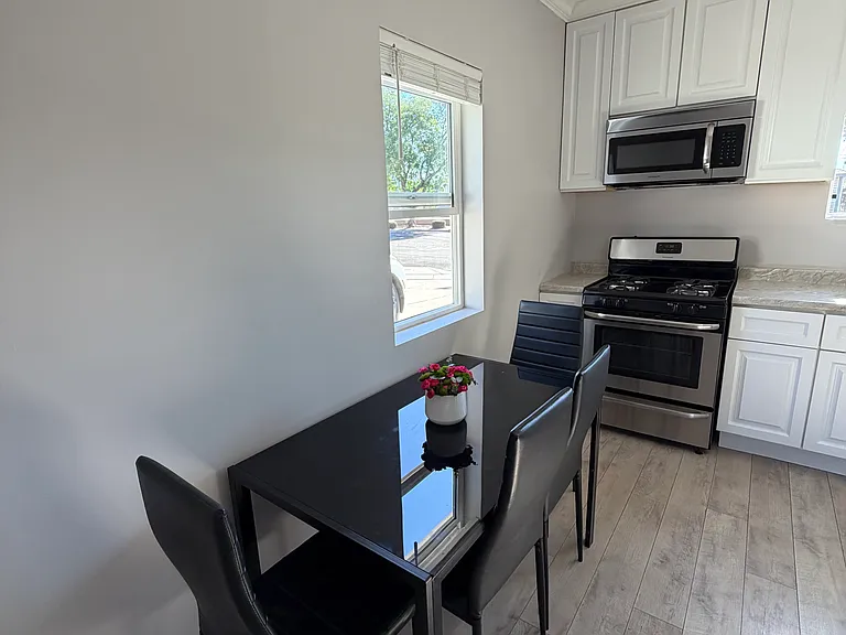 11453 Debra Ave — Photo 4
