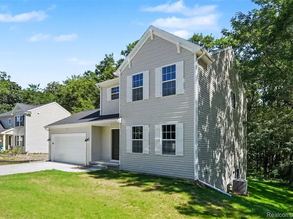 508 Emerald Glen Dr, Manchester, MI 48158