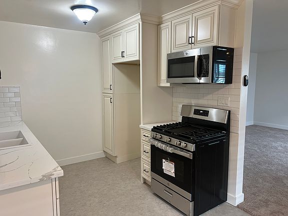 3rd image of 3901 E Mayfield St APT 4