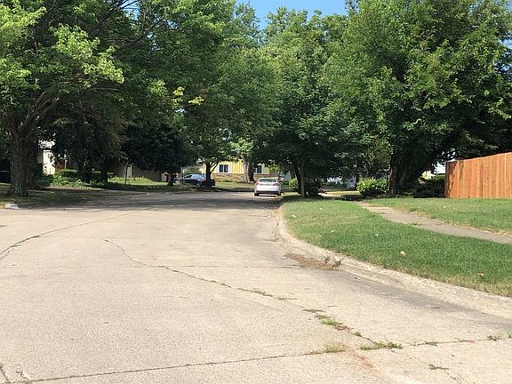 5th image of 1285 Bosworth Sq N