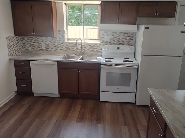 5026 W 8th Ave — Photo 9