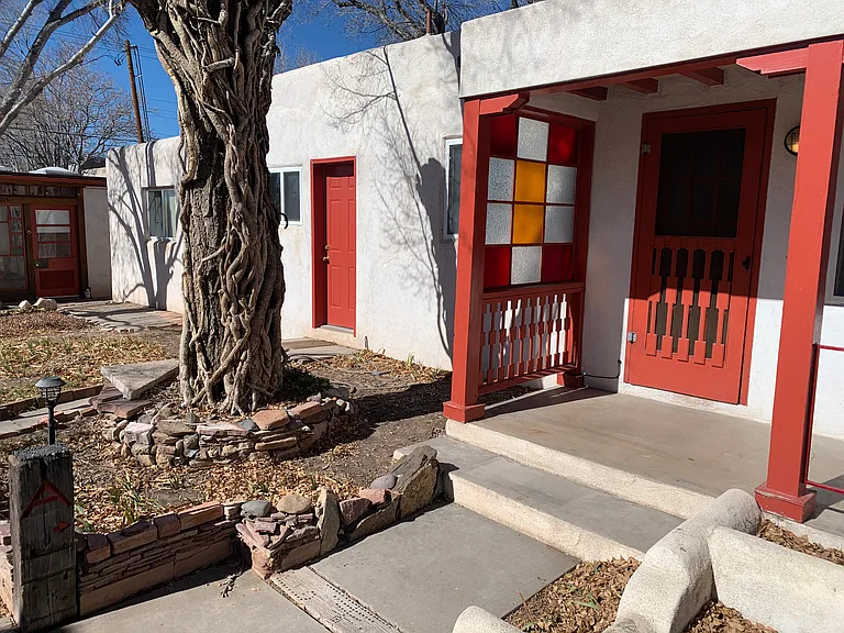 Spectacular 1 Bedroom Casita Near UNM - in Gorgeous, Private Compound — Photo 27