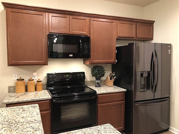 5th image of 236 Carriage Way