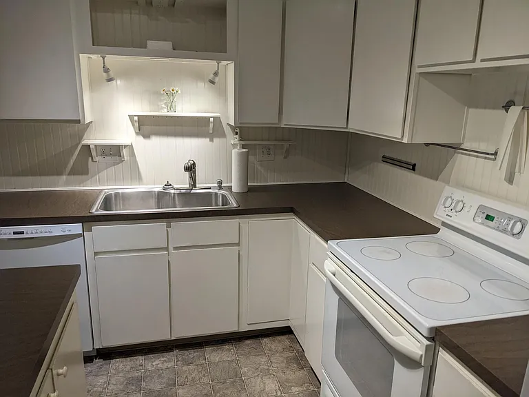 433 N Roosevelt Ave — Photo 9