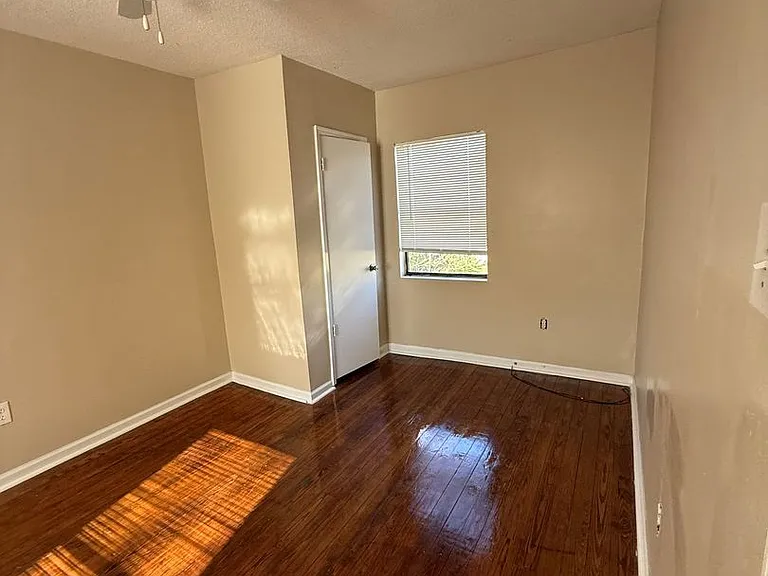 103 Hunt Ave — Photo 8