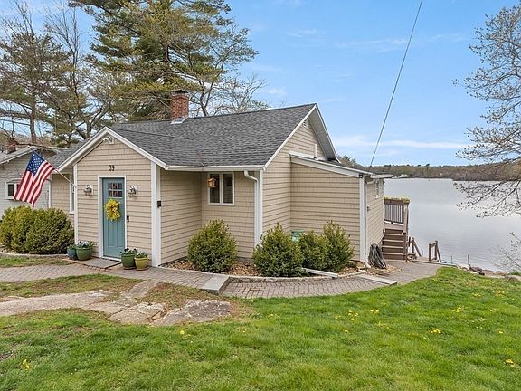 3rd image of 39 Wood Dr