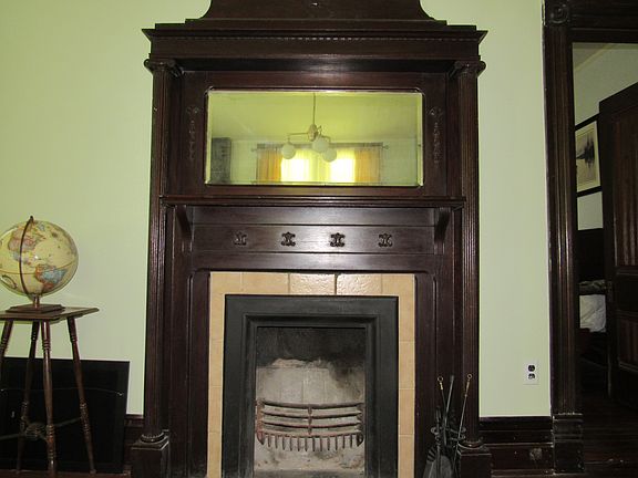 PARLOR'S FIREPLACE