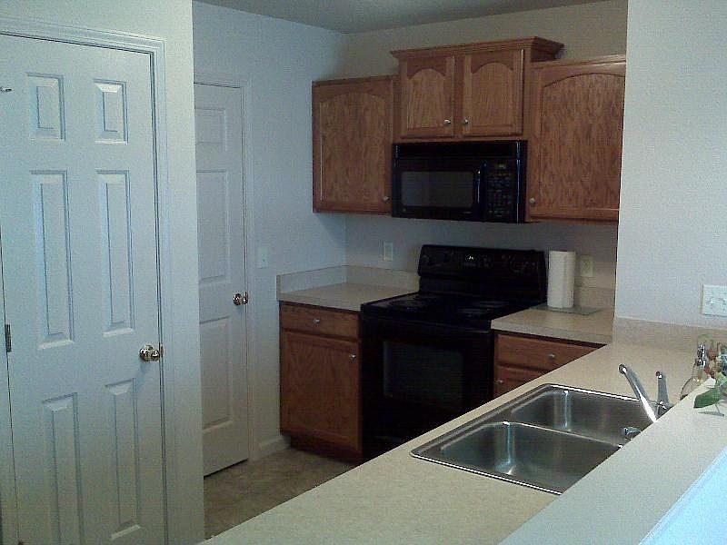 2nd image of 5824 Cottage Cir