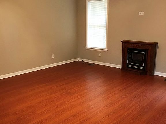 3rd image of 5747 Huntington Park Dr