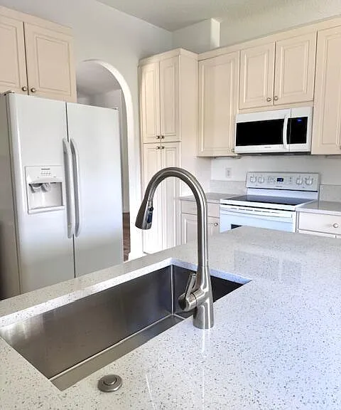 7842 Exeter Blvd E — Photo 11