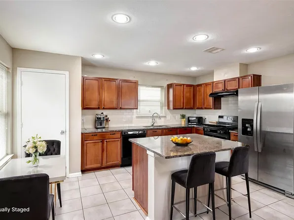 18953 Bobcat Path Ct, Houston, TX 77073