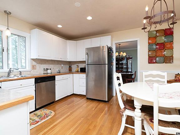 3rd image of 56 Marsdale St
