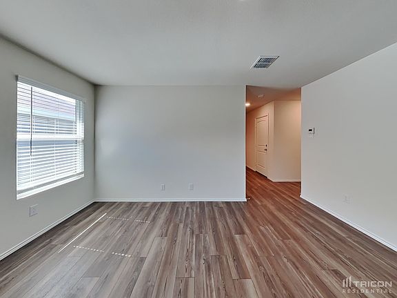 2nd image of 612 Autumnwood Way