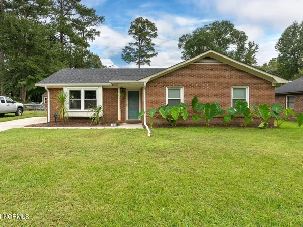 127 Meadowood Drive, Wilmington, NC 28411