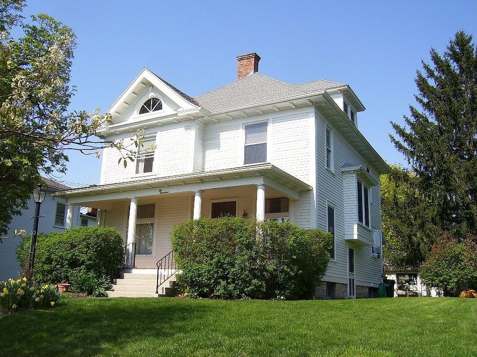1st image of 219 Franklin St