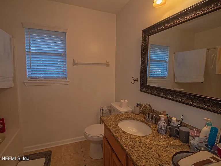 8146 Leafcrest Dr — Photo 15