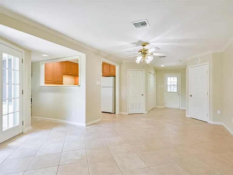 108 Dolphin Ave — Photo 10