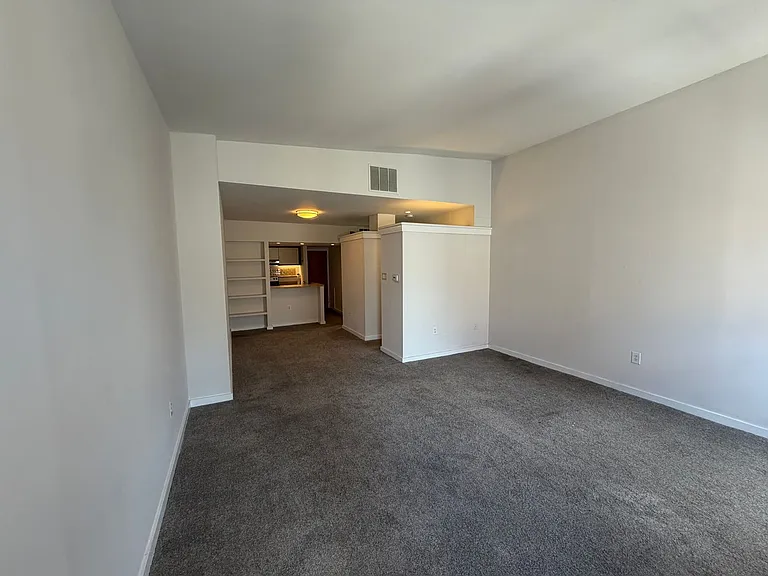 237 Chestnut St #1-405 — Photo 10