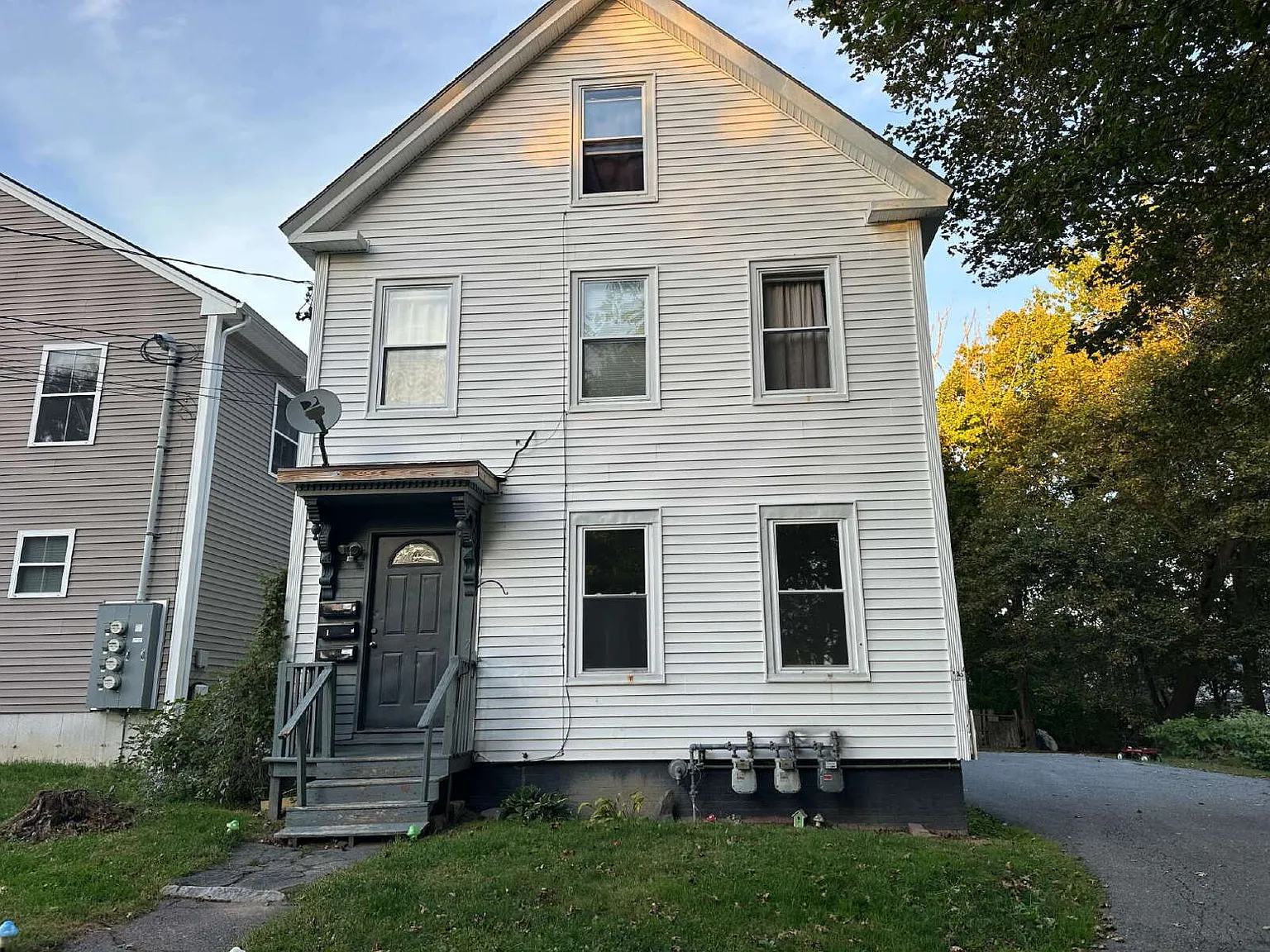 3 bed, 1.0 bath, $2,650 — Photo 2