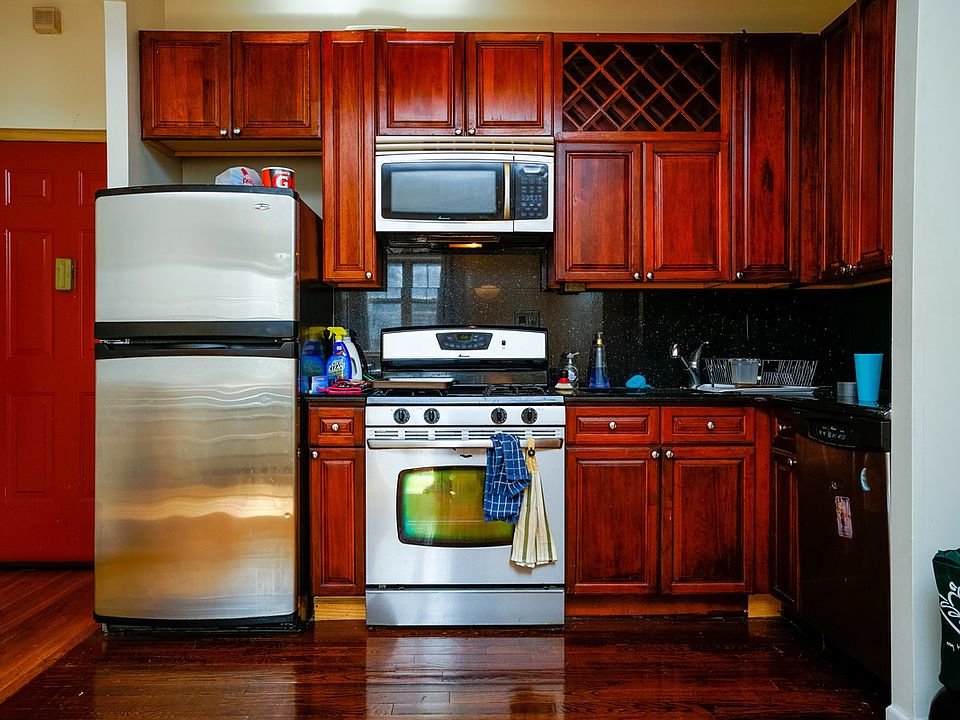 1st image of 370 Menahan St APT 1B