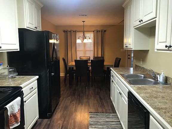 5th image of 13 Orange Orchard Dr