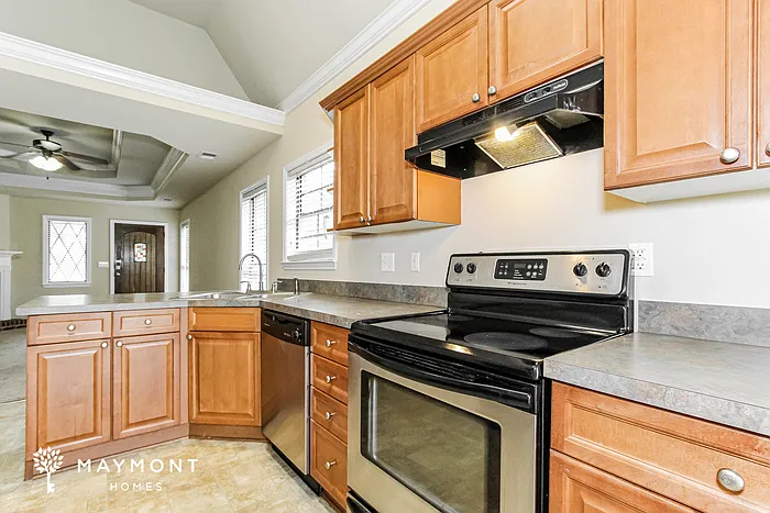 6140 Cathwick Dr — Photo 7