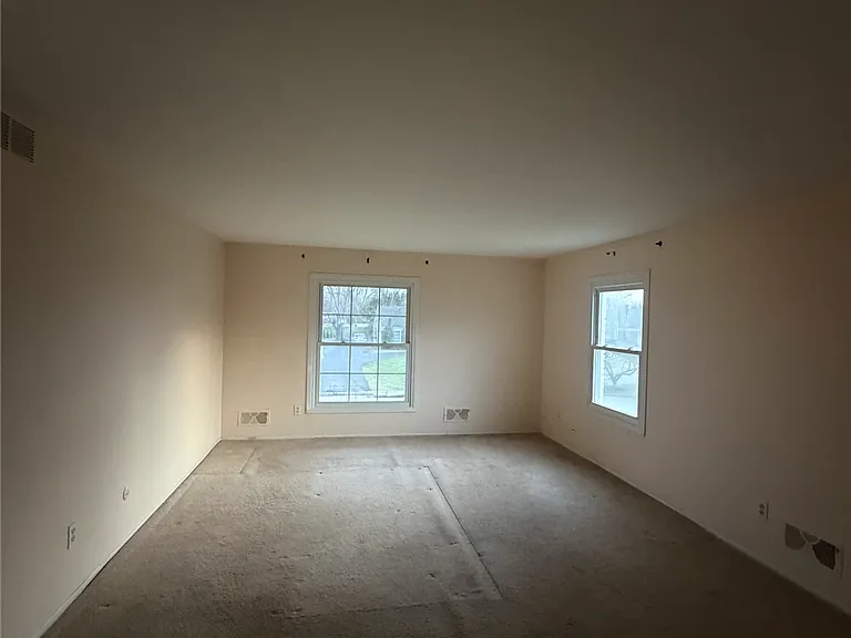 5715 Hobnail Cir — Photo 6