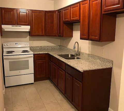 4th image of 1133 Clydesbank St #D