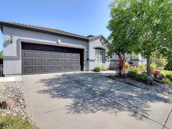 4th image of 760 Pinehurst Drive