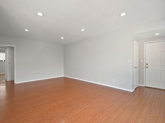5th image of 1519 S Shenandoah St APT 5
