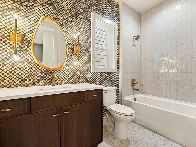 2nd floor full bath