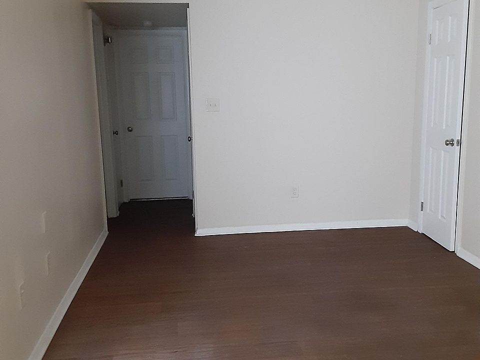 2nd image of 1235 Nelson St APT A