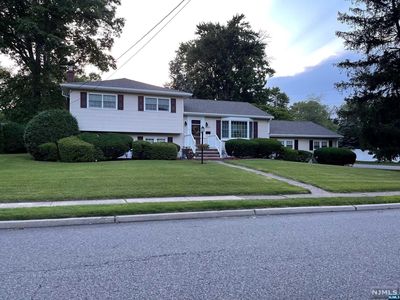 242 Colonial Blvd, Washington Township, NJ, 07676
