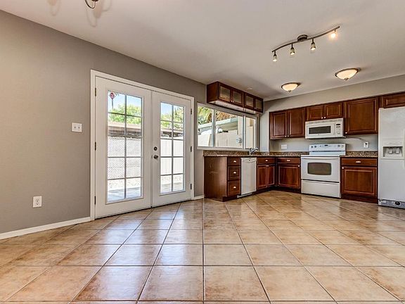 5th image of 1607 E Malibu Dr